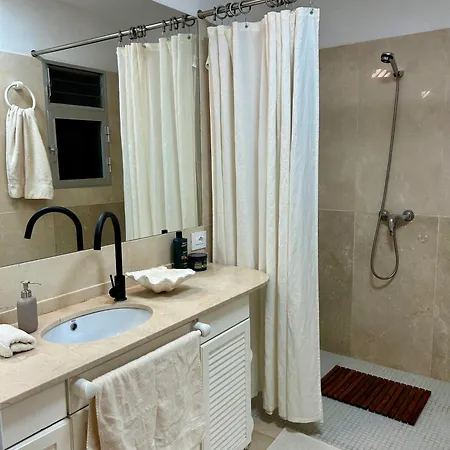 Niko * Санта-Крус-де-Тенерифе